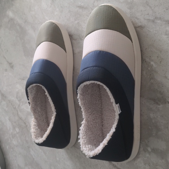 EUC Toms Casual Slipper Shoe - Picture 2 of 8